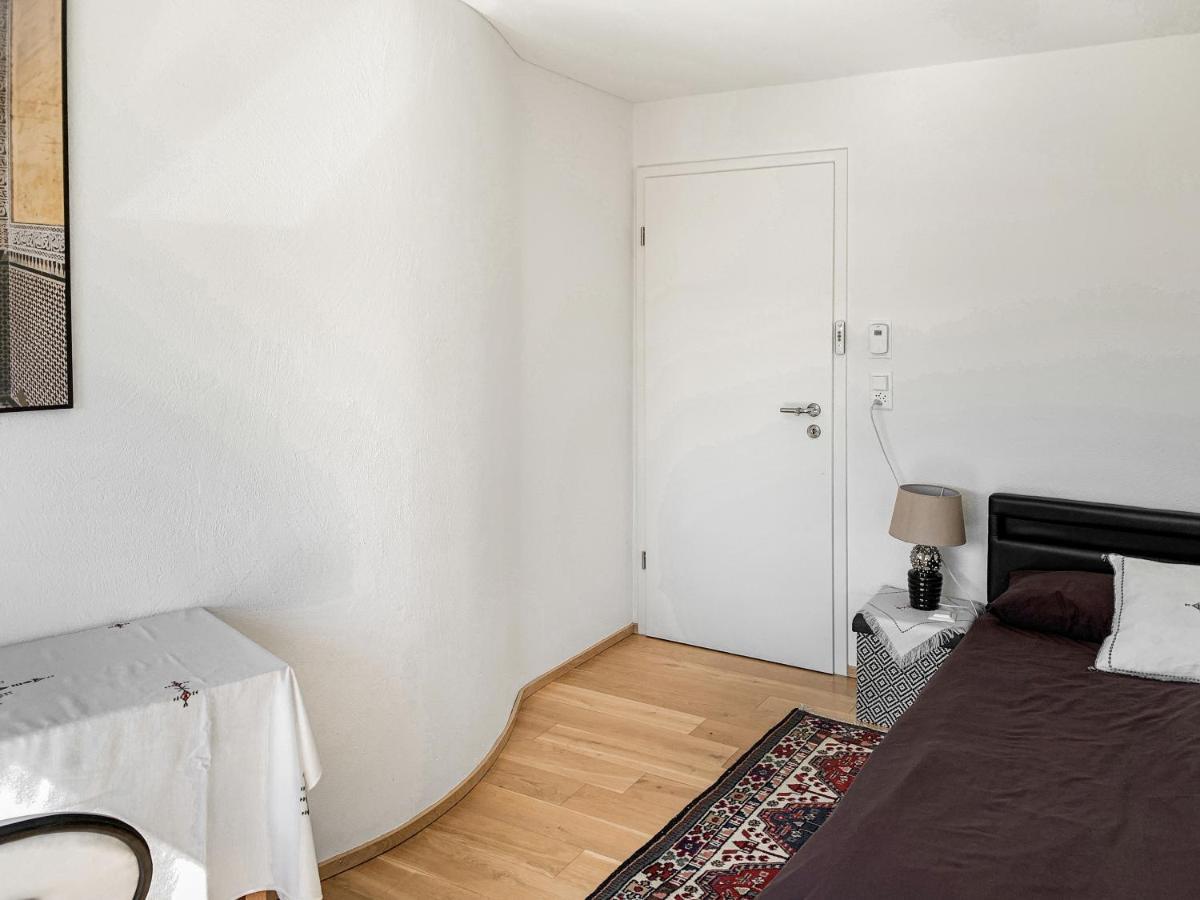 ホテル Haus Zur Lilie Hinwil エクステリア 写真