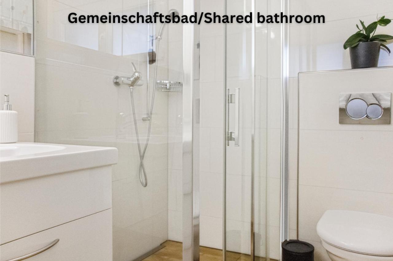 ホテル Haus Zur Lilie Hinwil エクステリア 写真
