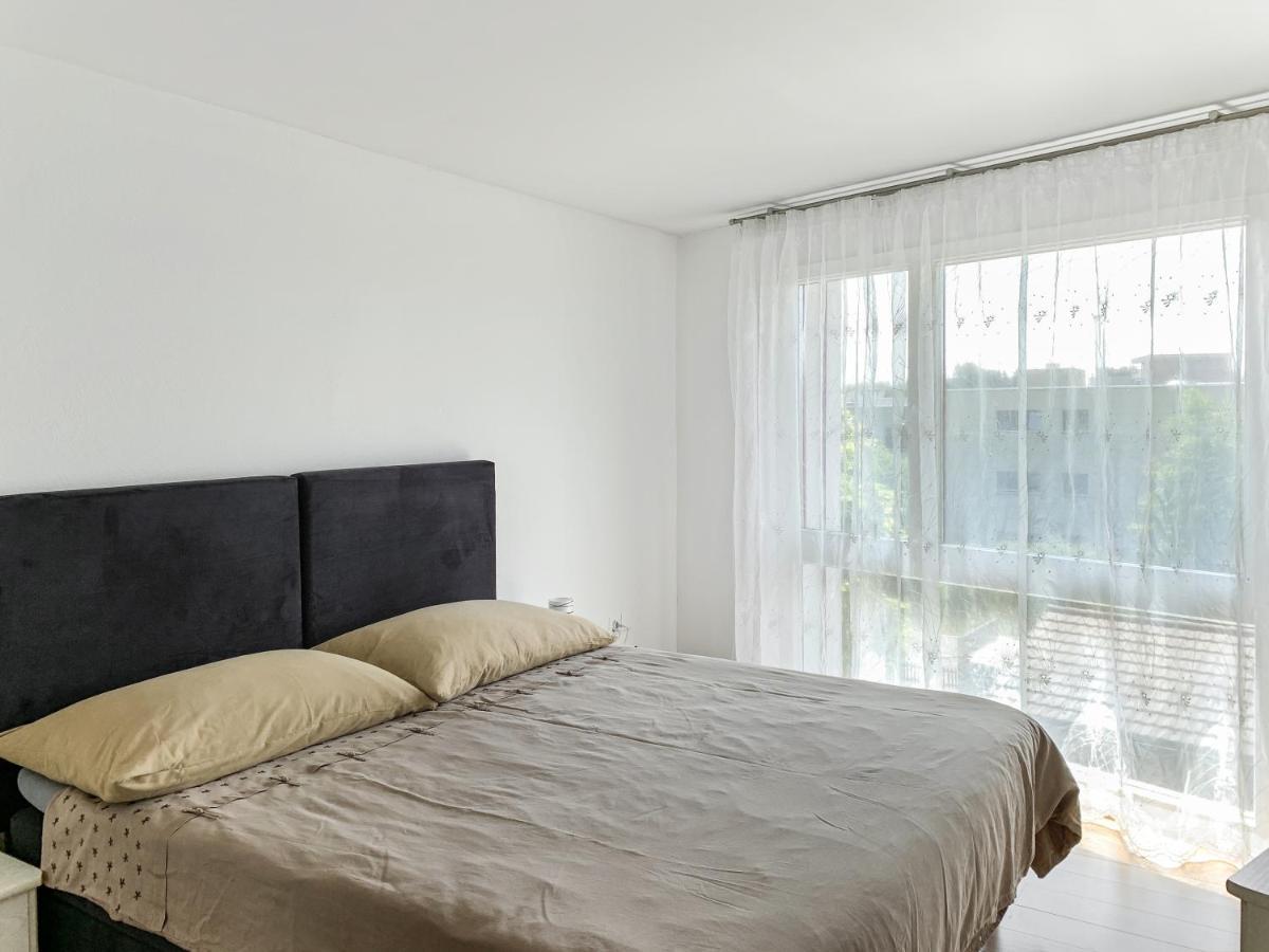 ホテル Haus Zur Lilie Hinwil エクステリア 写真
