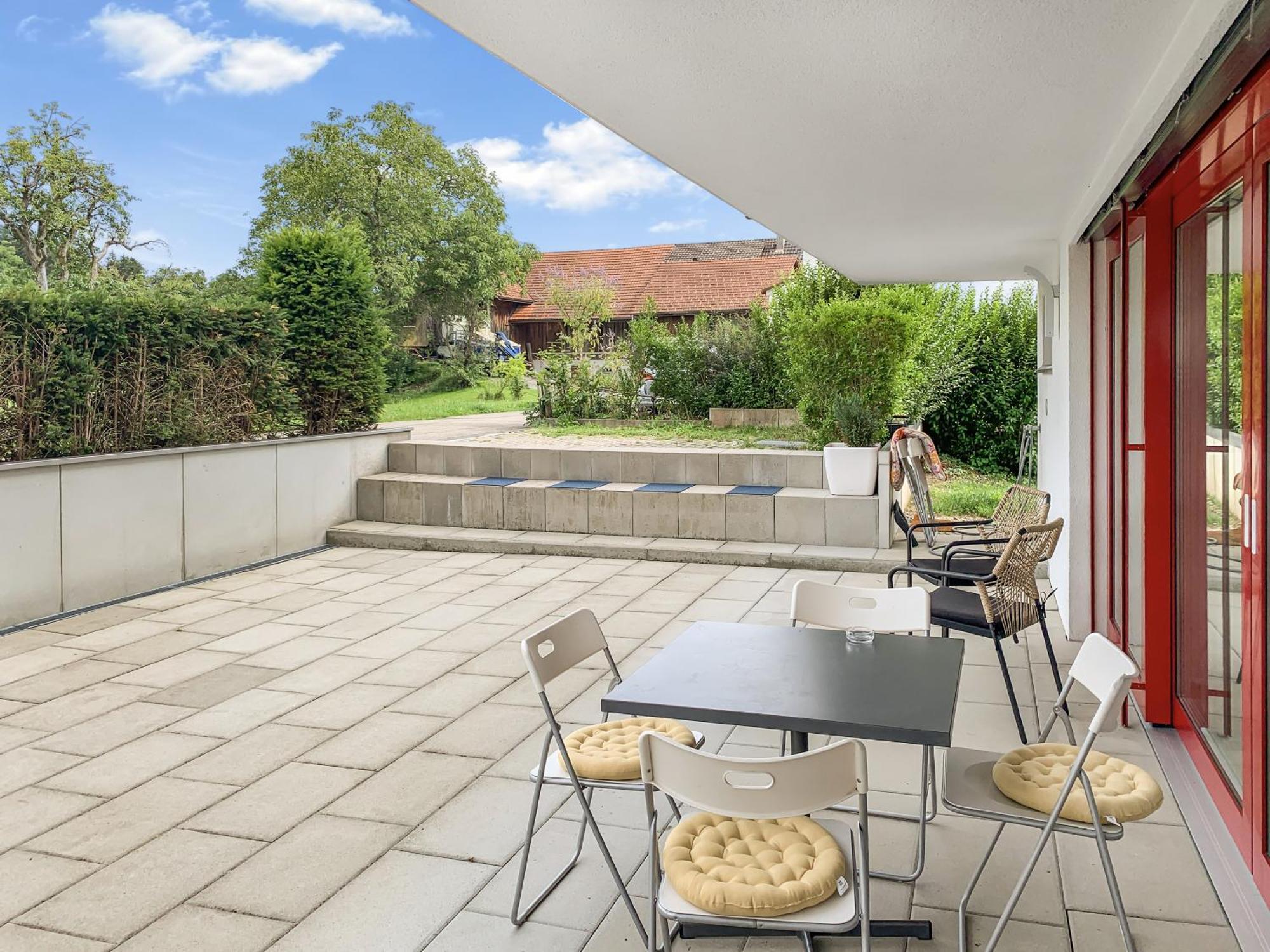ホテル Haus Zur Lilie Hinwil エクステリア 写真